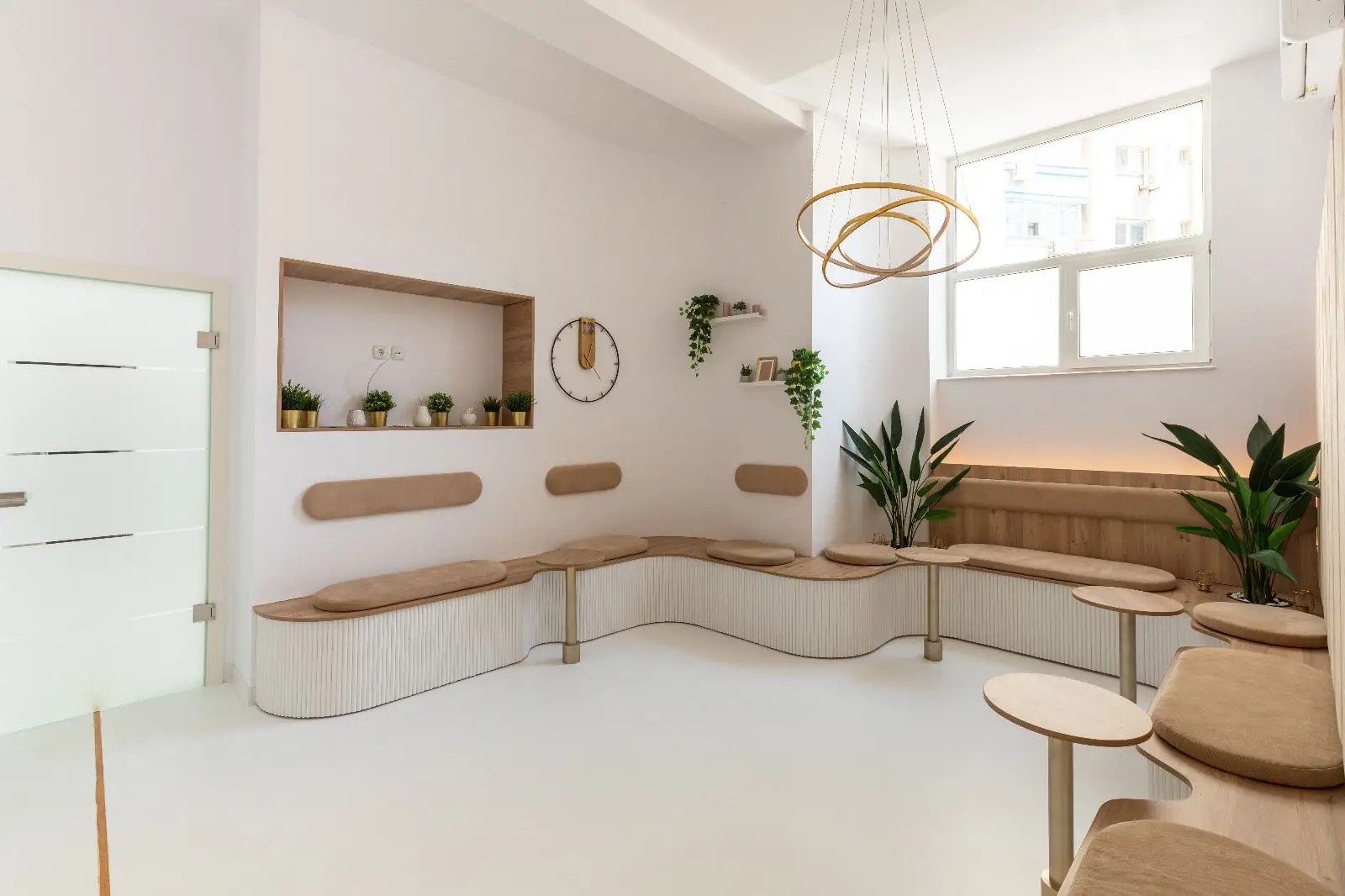 Executie pardoseala poliuretanica